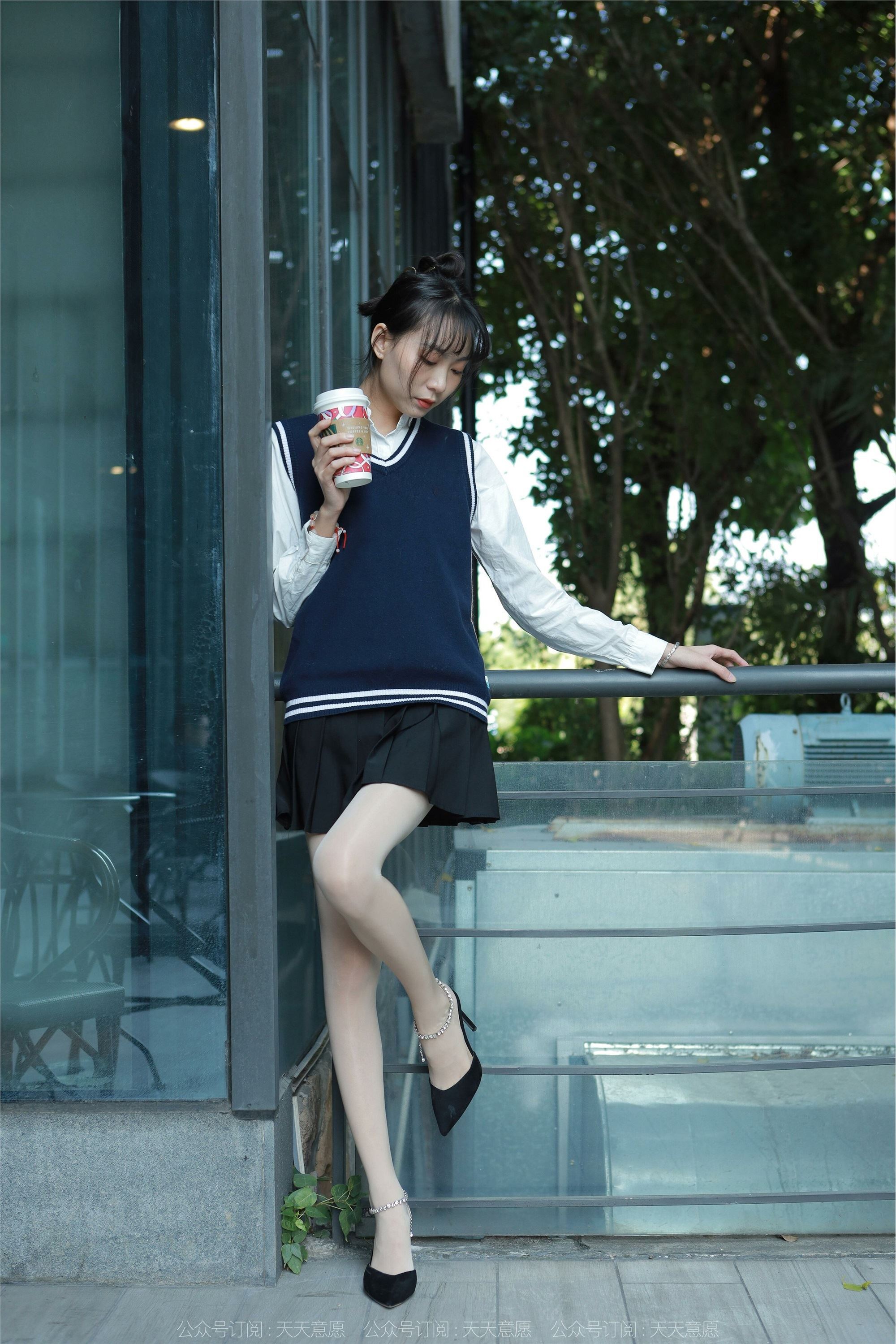 IESS异思趣向  2022.01.10 丝享家985：团团《纯玉学苑装》